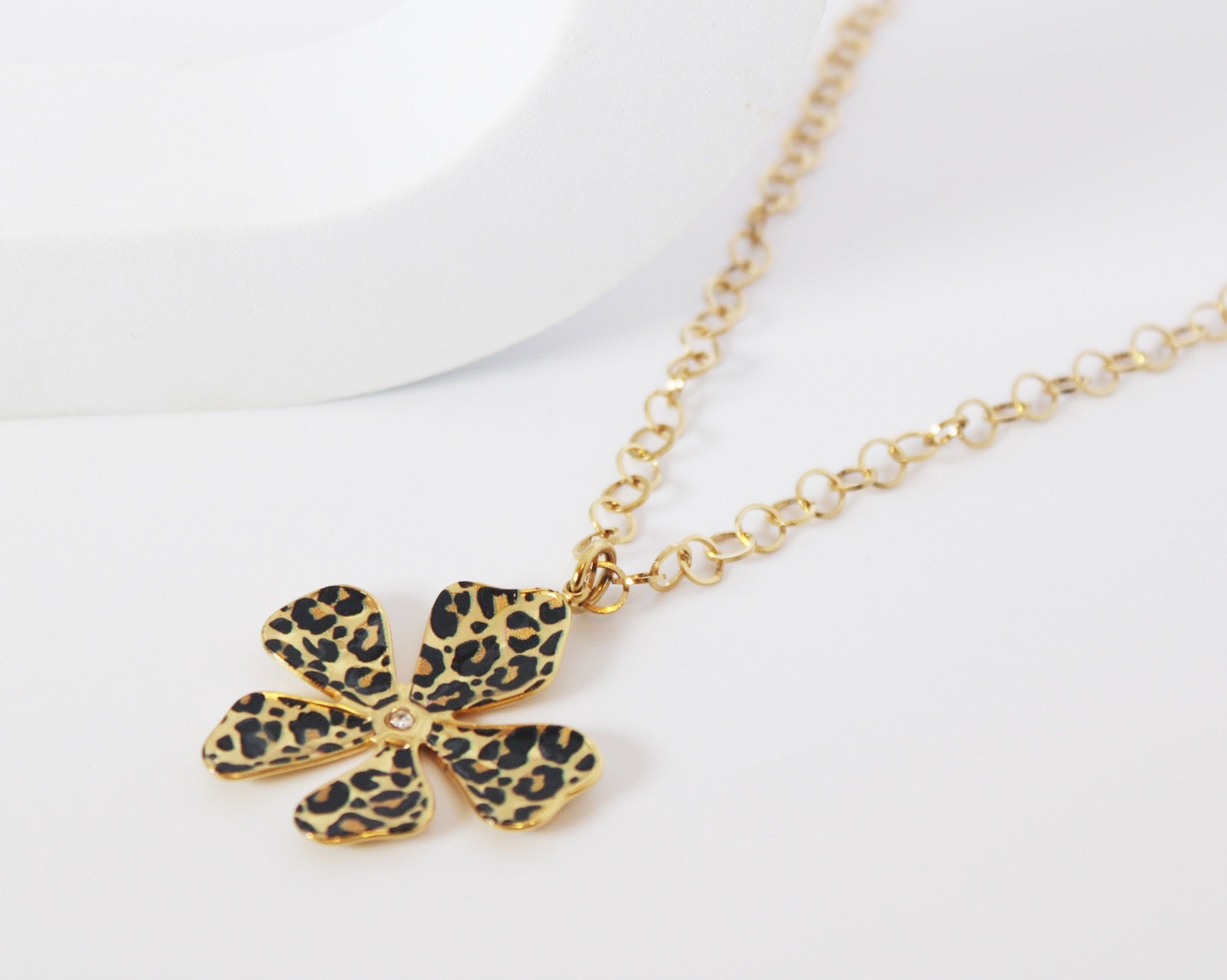 Collier fleur léopard