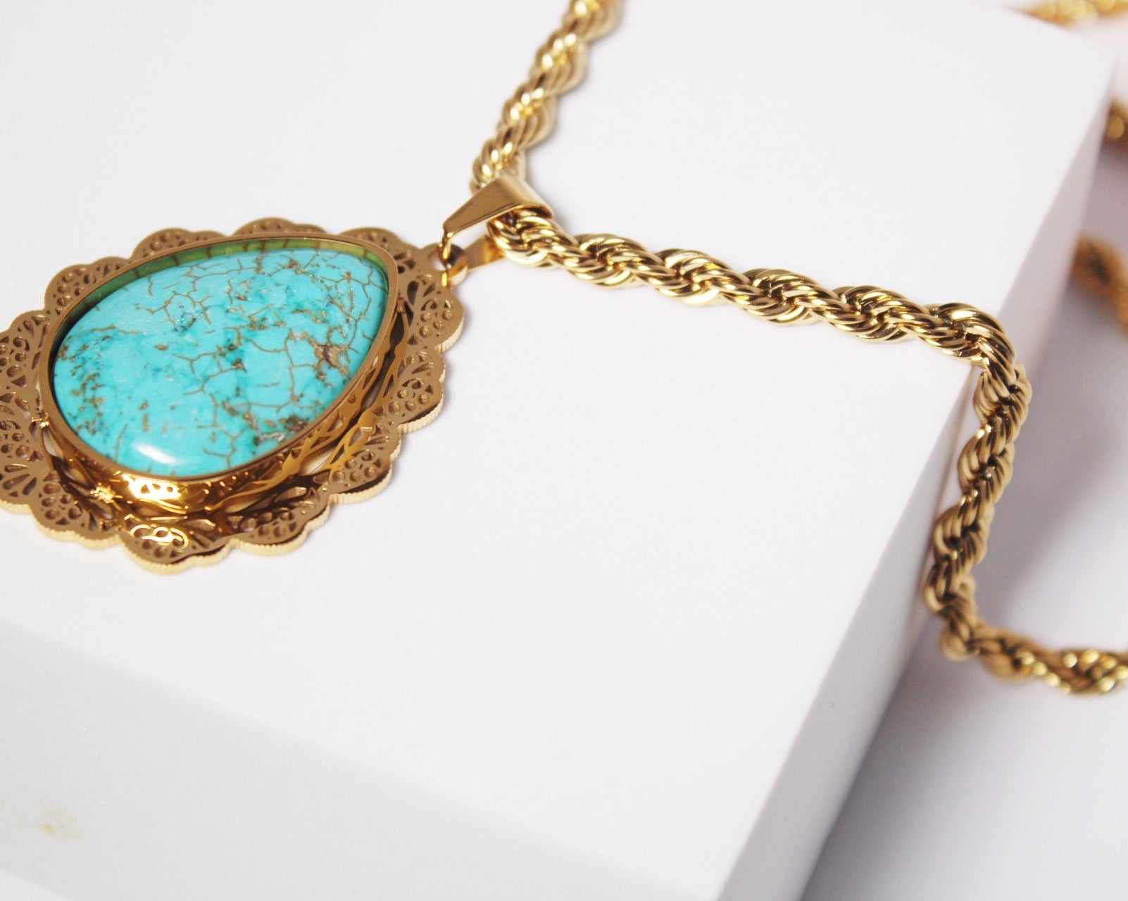 Sautoir Larme bleu Nadia